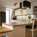 Bernstein & Breakfast 12 Апартаменты