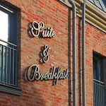 Bernstein & Breakfast 12 Апартаменты *